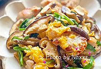 香菇鸡蛋韭菜鸡肉杂炒的做法
