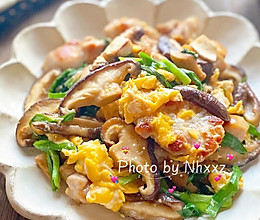 香菇鸡蛋韭菜鸡肉杂炒的做法