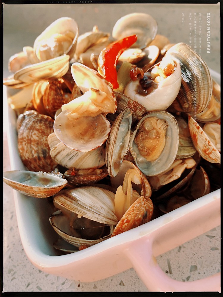 夏天最爱沿海美食爆炒花蛤的做法