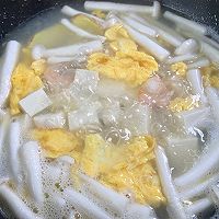 “低脂饱腹，鲜滑美味”－豆腐虾蛋汤的做法图解4