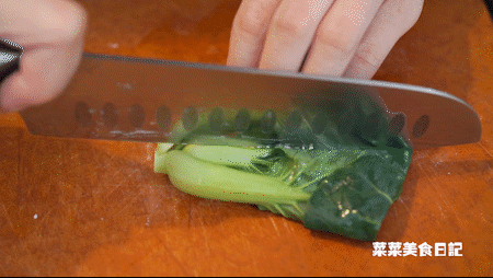 饺子皮面片汤丨快手早餐的做法图解1