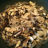 黑椒牛排&蘑菇酱的做法图解3