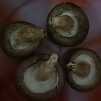 自制香菇酱的做法图解1