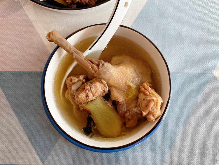 广东靓汤——鸽子灵芝金线莲养肝汤的做法