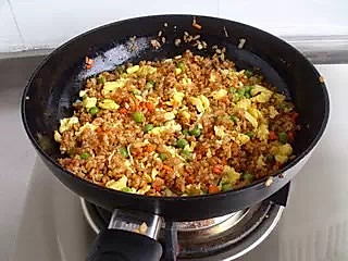 酱油炒饭的做法