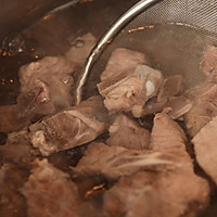 雪梨排骨润肺汤的做法图解1