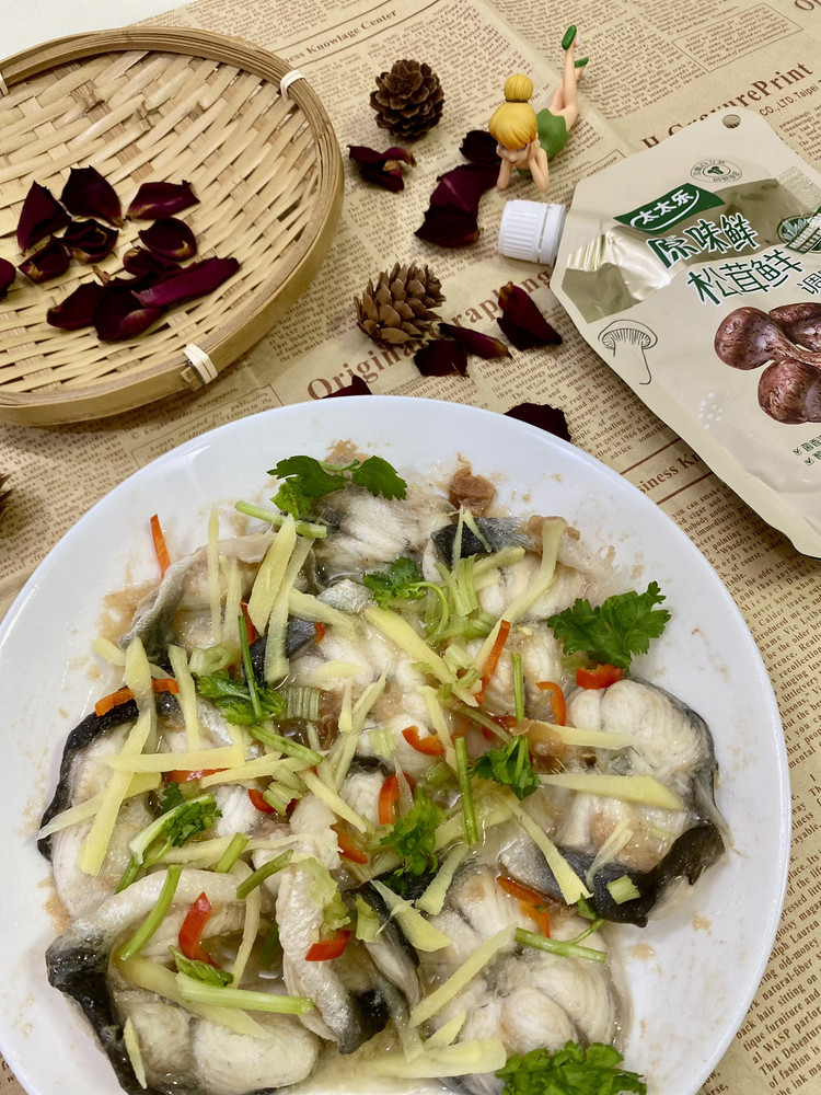 酸梅蒸鳗鱼的做法