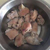酱香卤猪蹄的做法图解2