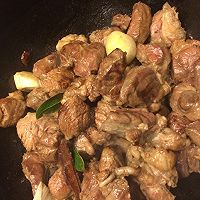 炖牛肉的做法图解1