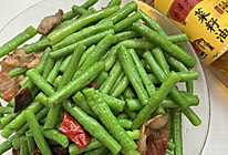 #菜油就选外婆乡，新鲜开榨抢先尝#豇豆炒五花肉的做法