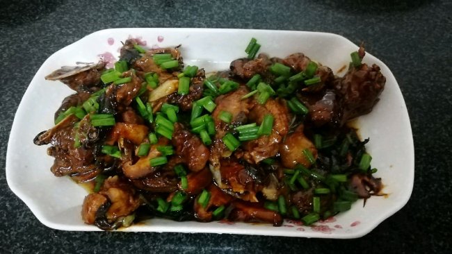 紫苏香菇炒鸭的做法