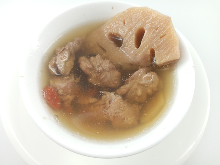月子汤谱 | 核桃藕汁瘦肉汤，清热排恶露的做法