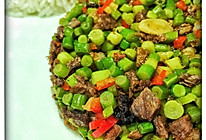 薹末碎肉配白饭的做法