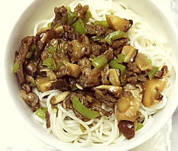 香菇青椒肉打卤面的做法