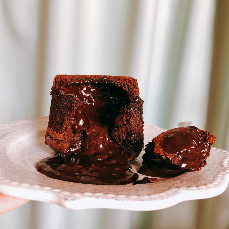 『万无一失』巧克力熔岩蛋糕的做法