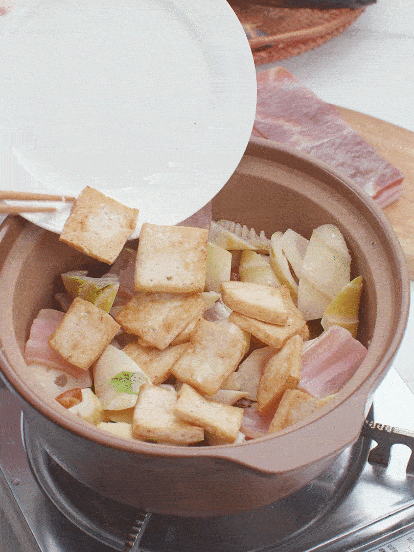 春笋咸肉豆腐砂锅的做法图解5