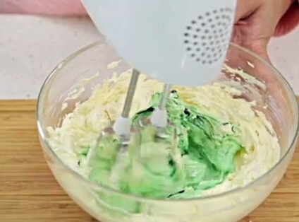 柠檬圣诞树蛋糕的做法图解17