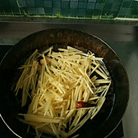 酱炒土豆丝（棍）和韭菜梗的做法图解5