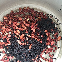 红枣黑米红豆花生粥(经期必喝）的做法图解2