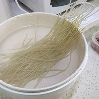 凉拌菠菜花生米的做法图解3
