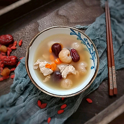 红枣枸杞桂圆瘦肉汤