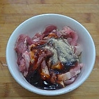 五花小肉炒甘蓝（圆白菜）的做法图解3
