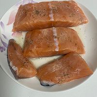 香煎茄汁三文鱼的做法图解2
