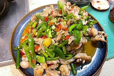 懒人版辣椒剁椒炒牛蛙超级下饭好吃