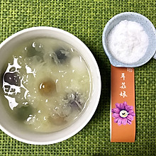 晶彩汤圆银耳羹