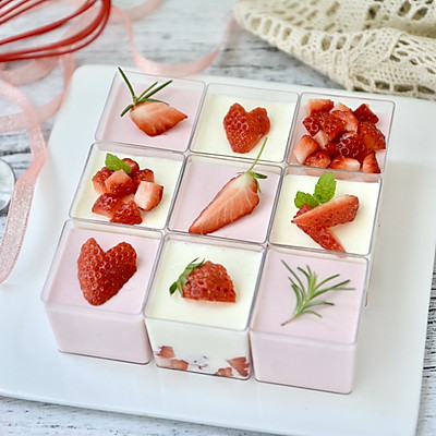 草莓酸奶慕斯