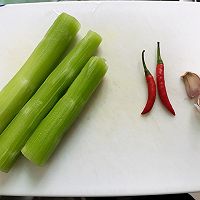 家常菜—超级脆爽的凉拌莴笋的做法图解1