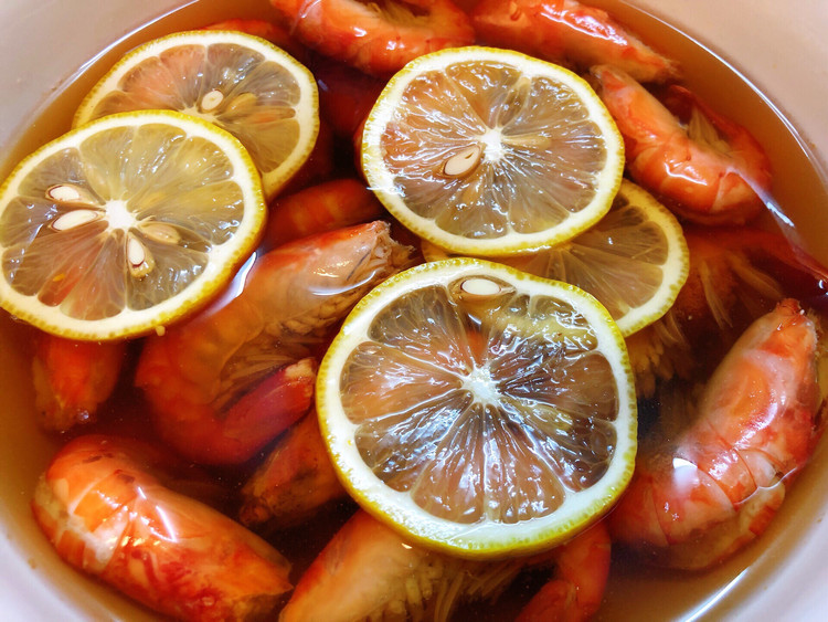 柠檬糟卤罗氏虾、鸭舌的做法