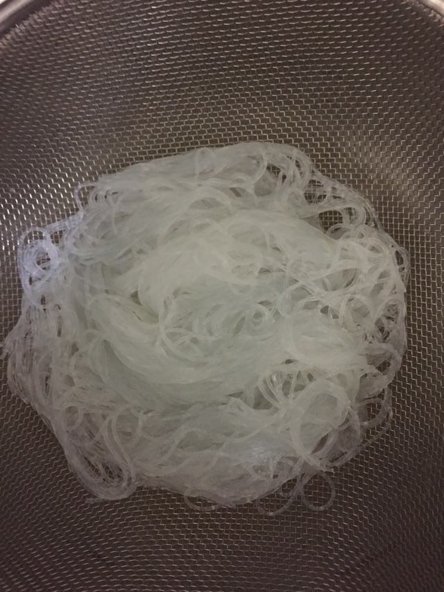 菠菜粉丝炒肉沫的做法图解1