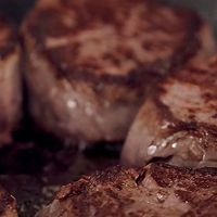 自用\\ 白叔-里昂牛排Steak Lyonnaise的做法图解5