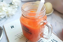 胡萝卜新吃法：简单快手：胡萝卜蔬菜汁＆胡萝卜奶苹果昔的做法