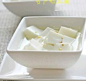 杏仁奶豆腐