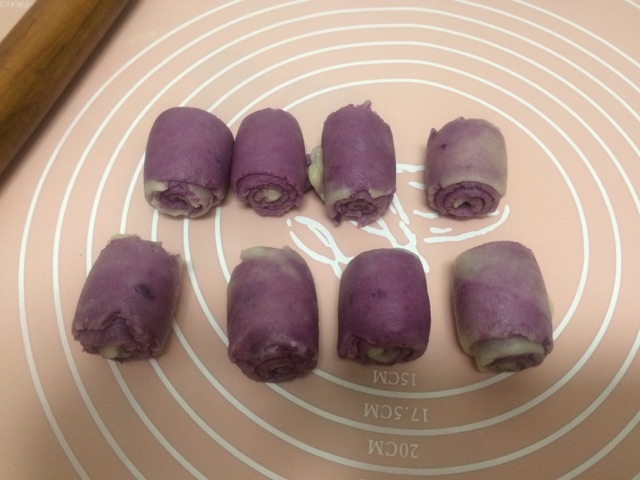 爱上烘焙从易小焙开始：酥的掉渣的紫薯酥的做法图解12