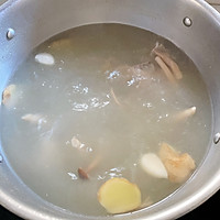 茶树菇龙骨汤的做法图解6