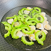 #夏日开胃餐#沙白苦瓜汤的做法图解6
