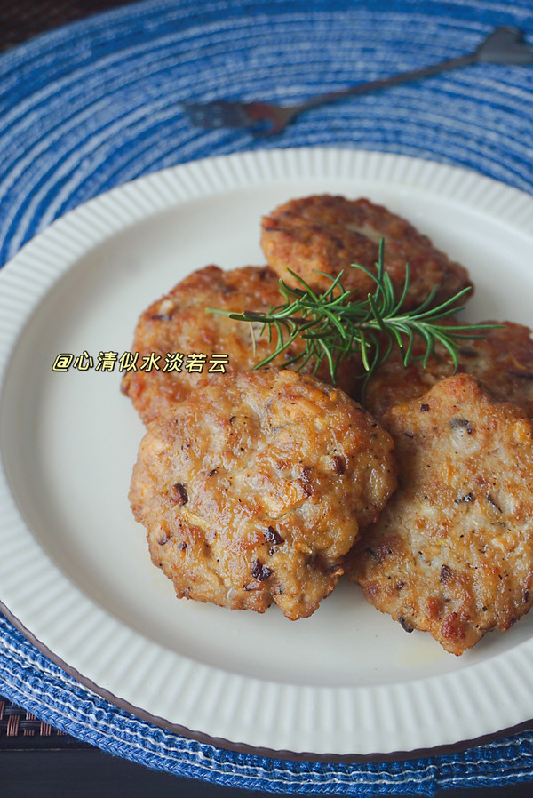 黑胡椒香菇煎肉饼