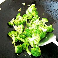 腊肠菜花椰菜的做法图解3