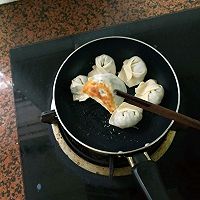 #10分钟早餐大挑战#蛋抱饺子的做法图解4