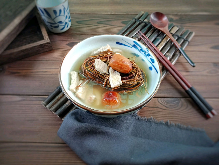 夏季养生汤/鸡骨草瘦肉汤的做法