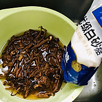干茶树菇炒灌肠的做法图解2