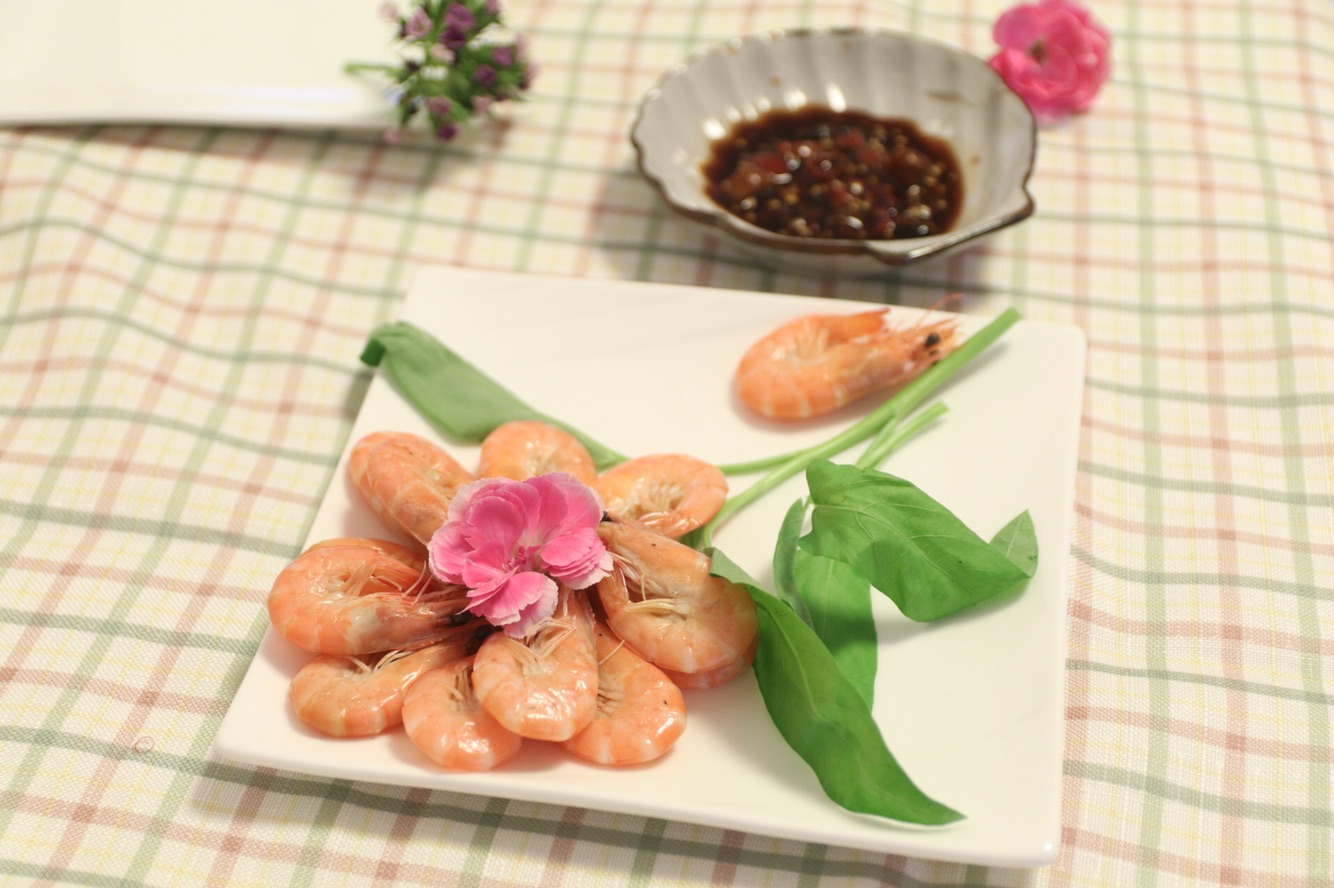 Scalded shrimps for diet