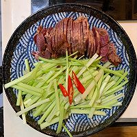 四季豆芹菜炒卤牛肉的做法图解3