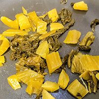 超下饭！超开胃！—「酸菜土豆烧鸡」的做法图解2