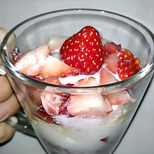 草莓酸奶蛋糕杯