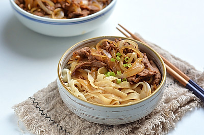 羊肉洋葱拌面