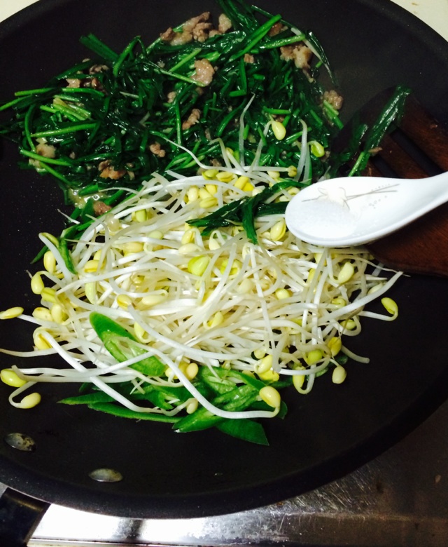 微辣豆芽韭菜炒肉丝|下饭利器|养老公不重样的做法图解4